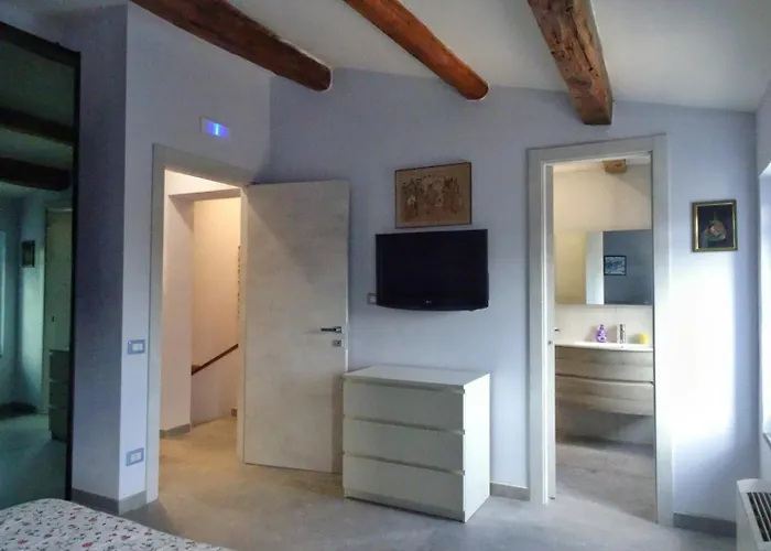 לינה וארוחת בוקר Casa Laser 3*